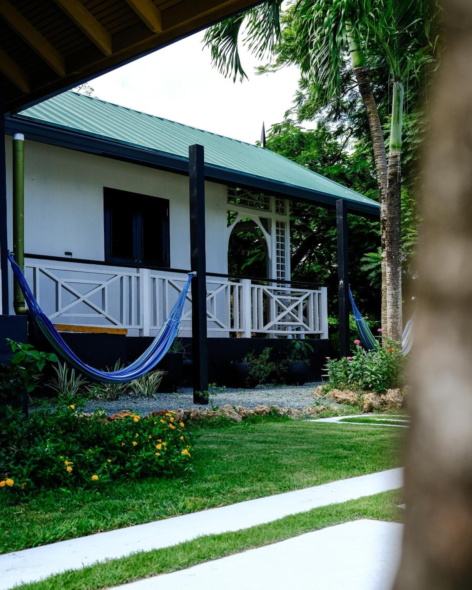 Silk Cotton Cottages Parrot Hall Buitenkant foto